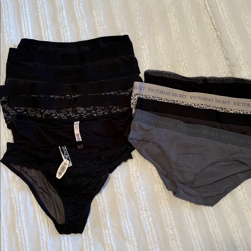 Lot of 11 pairs of ladies panties